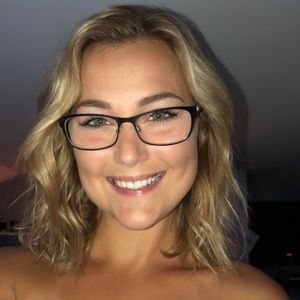 Meet your Posher, Abby